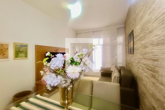 Sala de apartamento para alugar com 2 quartos, 90m² em Leblon, Rio de Janeiro