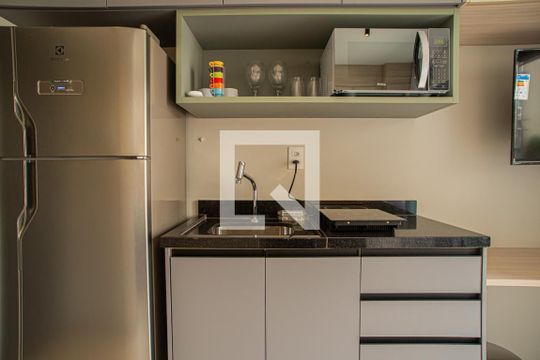 Cozinha de apartamento para alugar com 1 quarto, 38m² em Consolação, São Paulo