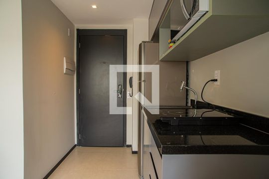 Cozinha de apartamento para alugar com 1 quarto, 38m² em Consolação, São Paulo