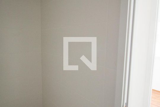 Banheiro de apartamento para alugar com 2 quartos, 33m² em Vila Nova Curuca, São Paulo