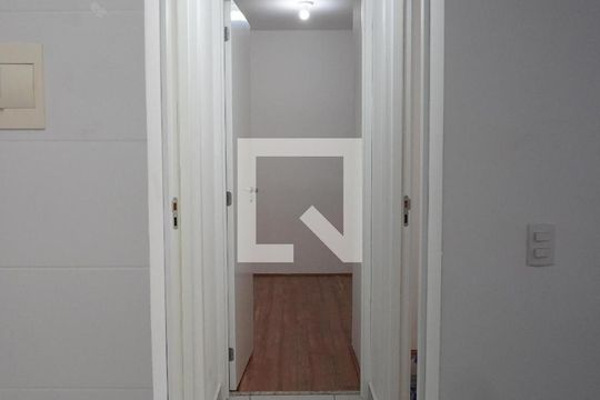 Corredor de apartamento para alugar com 2 quartos, 33m² em Vila Nova Curuca, São Paulo