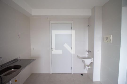 Cozinha de apartamento para alugar com 2 quartos, 33m² em Vila Nova Curuca, São Paulo