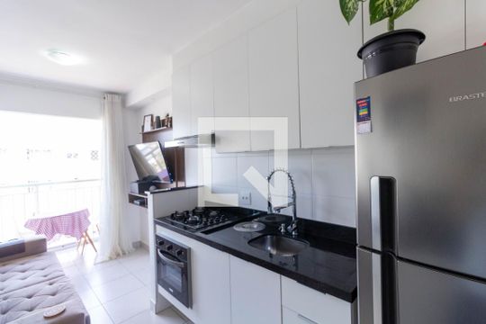 Cozinha de apartamento à venda com 1 quarto, 34m² em Vila Penteado, São Paulo