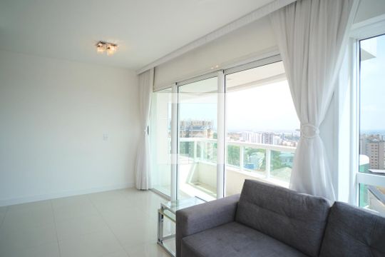 Sala de apartamento à venda com 2 quartos, 75m² em Três Figueiras, Porto Alegre