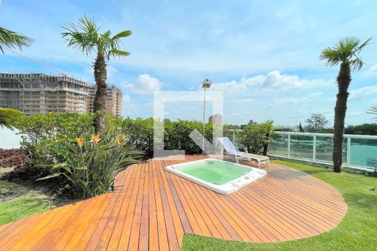 Área comum -Jacuzzi de apartamento à venda com 2 quartos, 75m² em Três Figueiras, Porto Alegre