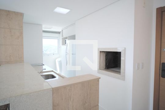 Cozinha de apartamento à venda com 2 quartos, 75m² em Três Figueiras, Porto Alegre