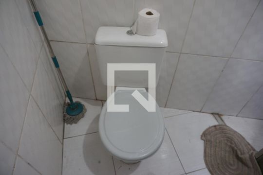 Banheiro de kitnet/studio para alugar com 1 quarto, 60m² em Rio dos Sinos, São Leopoldo