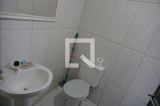 Banheiro de kitnet/studio para alugar com 1 quarto, 60m² em Rio dos Sinos, São Leopoldo