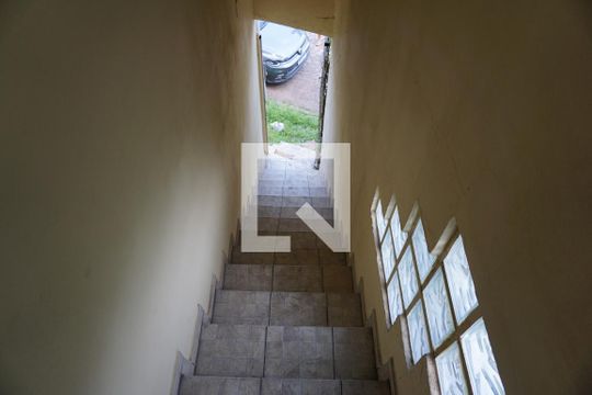 Escada  de kitnet/studio para alugar com 1 quarto, 60m² em Rio dos Sinos, São Leopoldo