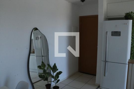 Sala de apartamento para alugar com 2 quartos, 47m² em Ouro Verde, Nova Iguaçu