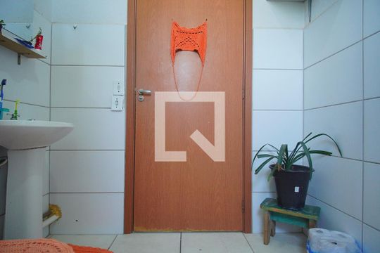 Banheiro de apartamento à venda com 2 quartos, 52m² em Canudos, Novo Hamburgo