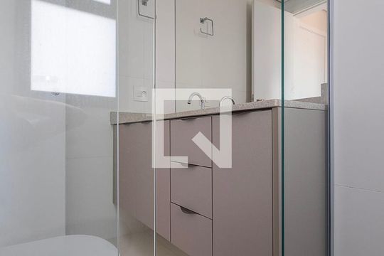 Suíte 3 - Banheiro de apartamento para alugar com 3 quartos, 193m² em Sumaré, São Paulo