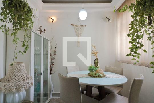 Sala de casa à venda com 2 quartos, 250m² em Santa Teresinha, São Paulo