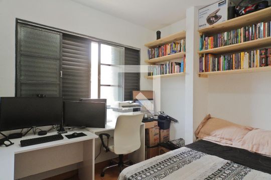 Suíte de casa à venda com 2 quartos, 250m² em Santa Teresinha, São Paulo