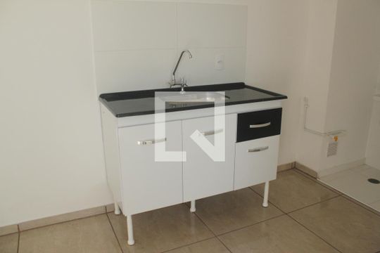 Sala/Cozinha/Área de Serviço de apartamento para alugar com 2 quartos, 33m² em Jardim Prudência, São Paulo