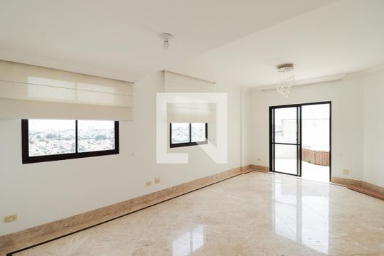Apartamento para alugar com 3 quartos, 214m² em Chora Menino, São Paulo