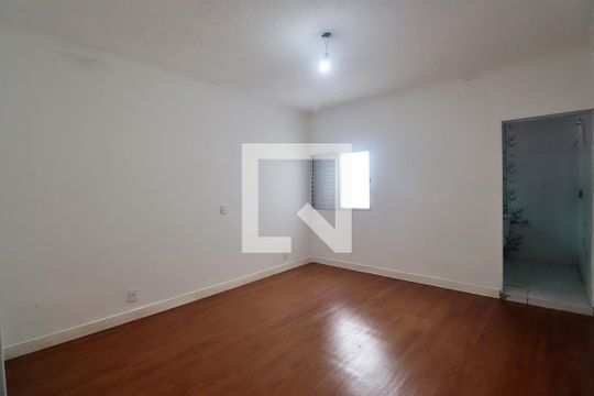 Suíte - Quarto 1 de casa para alugar com 4 quartos, 210m² em Jardim das Maravilhas, Santo André