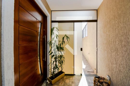 Entrada Social  de casa à venda com 3 quartos, 198m² em Jardim Bom Clima, Guarulhos