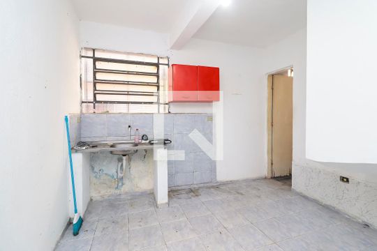 Sala - Cozinha de casa para alugar com 1 quarto, 25m² em Vila Jacuí, São Paulo