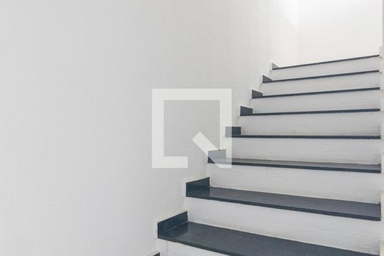 Escada de apartamento à venda com 2 quartos, 84m² em Cidade São Jorge, Santo André