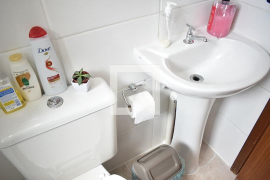 Banheiro da Suíte de apartamento para alugar com 2 quartos, 50m² em Campo Grande, Rio de Janeiro