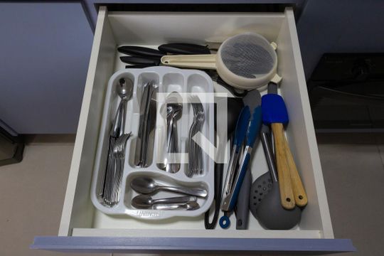 Detalhe cozinha  de apartamento para alugar com 2 quartos, 38m² em Vila Butantã, São Paulo