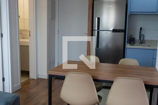 Sala  de apartamento para alugar com 2 quartos, 38m² em Vila Butantã, São Paulo