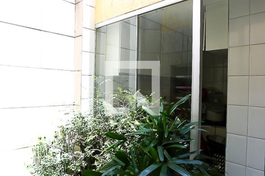 Área de Serviço de casa à venda com 4 quartos, 200m² em Parque Pinheiros, Taboão da Serra