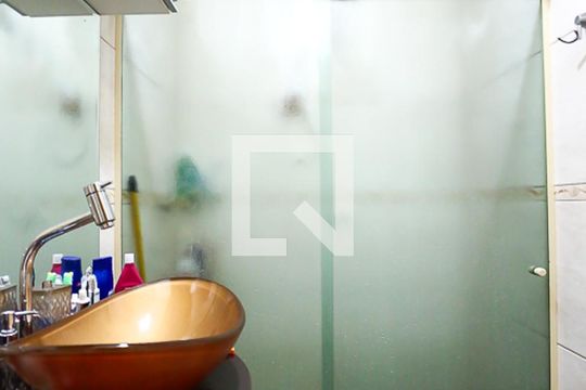 Banheiro de casa à venda com 4 quartos, 200m² em Parque Pinheiros, Taboão da Serra