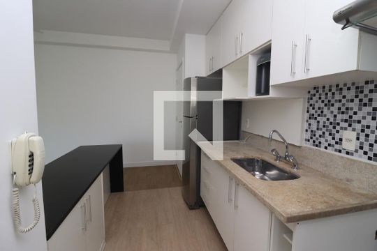 Cozinha de apartamento para alugar com 2 quartos, 71m² em Vila Gomes Cardim, São Paulo