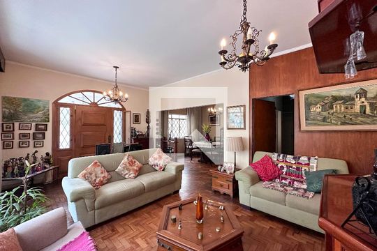Casa à venda com 5 quartos, 250m² em Vila Cordeiro, São Paulo