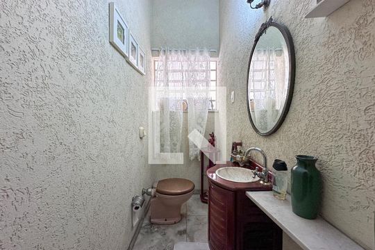 Lavabo de casa à venda com 5 quartos, 250m² em Vila Cordeiro, São Paulo