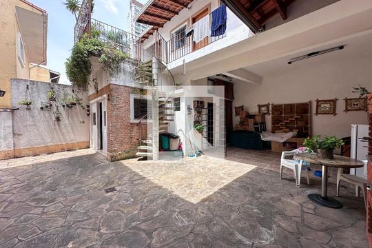 Quintal de casa à venda com 5 quartos, 250m² em Vila Cordeiro, São Paulo