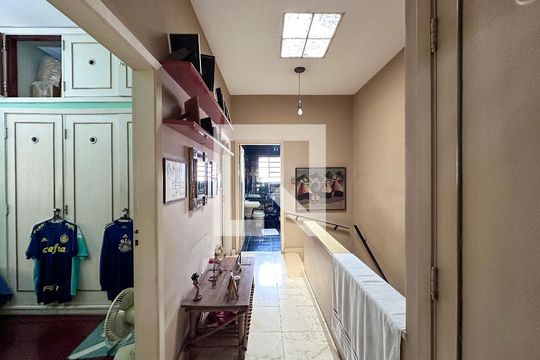 Corredor Quartos de casa à venda com 5 quartos, 250m² em Vila Cordeiro, São Paulo