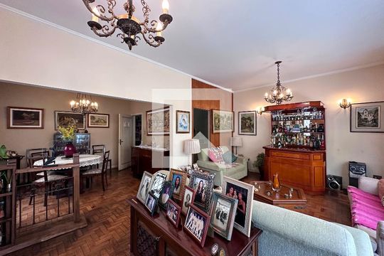 Sala de casa à venda com 5 quartos, 250m² em Vila Cordeiro, São Paulo