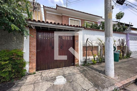 Fachada de casa à venda com 5 quartos, 250m² em Vila Cordeiro, São Paulo