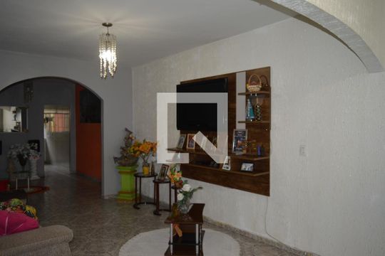 Sala 1 de casa à venda com 6 quartos, 360m² em Linda Vista, Contagem