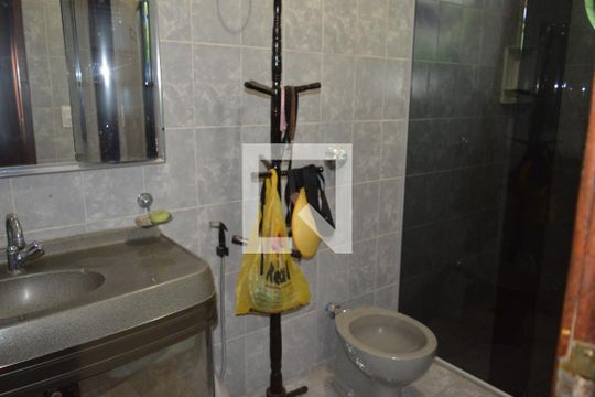 Banheiro da Suíte de casa à venda com 6 quartos, 360m² em Linda Vista, Contagem
