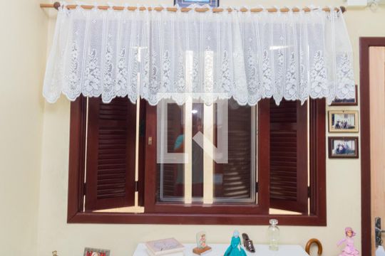 Casa 2 -Quarto de casa à venda com 4 quartos, 277m² em Niterói, Canoas