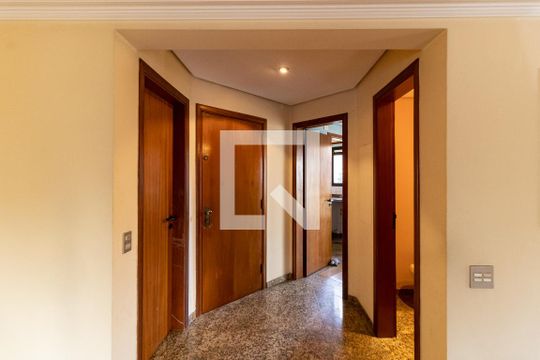 Entrada de apartamento à venda com 4 quartos, 186m² em Aclimação, São Paulo