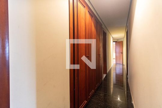 Corredor de apartamento à venda com 4 quartos, 186m² em Aclimação, São Paulo