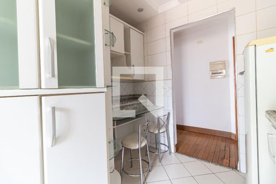 Cozinha de apartamento para alugar com 2 quartos, 63m² em Vila Moinho Velho, São Paulo
