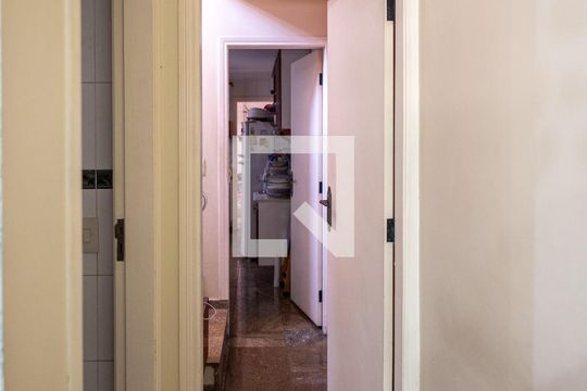 Sala de casa à venda com 3 quartos, 265m² em Vila Brasilina, São Paulo