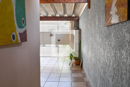 Garagem de casa à venda com 3 quartos, 265m² em Vila Brasilina, São Paulo