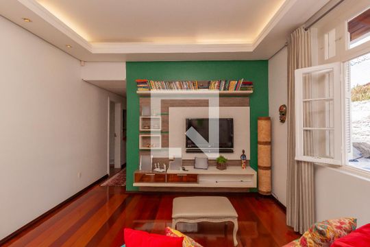 Casa para alugar com 5 quartos, 328m² em Hamburgo Velho, Novo Hamburgo