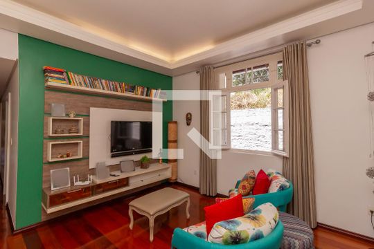 Sala 1 de casa para alugar com 5 quartos, 328m² em Hamburgo Velho, Novo Hamburgo