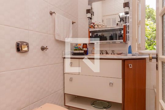 Banheiro da Suíte de casa para alugar com 5 quartos, 328m² em Hamburgo Velho, Novo Hamburgo