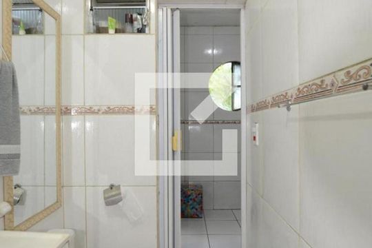 Banheiro de casa para alugar com 1 quarto, 50m² em Irajá, Rio de Janeiro