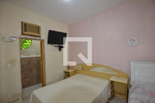  Quarto  de casa para alugar com 1 quarto, 50m² em Irajá, Rio de Janeiro