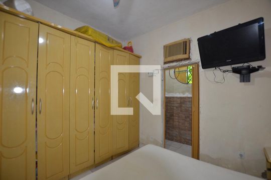  Quarto  de casa para alugar com 1 quarto, 50m² em Irajá, Rio de Janeiro